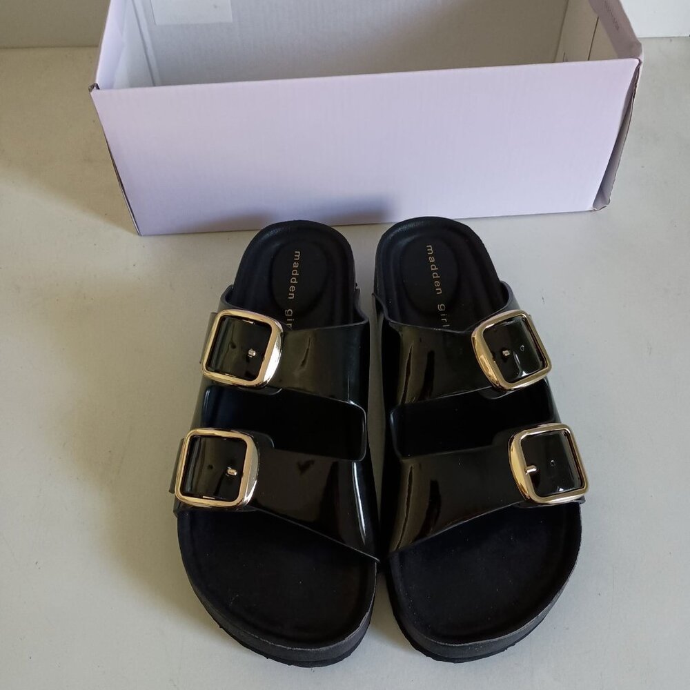 NWT Madden Girl Mbodie black patent leather footbed sandals girls size 3.5